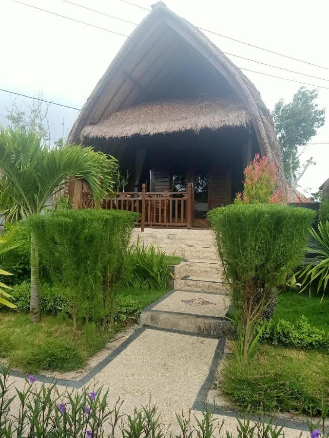 Gm Bungalow Toyapakeh Exterior foto